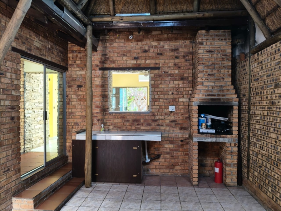 3 Bedroom Property for Sale in Safari Gardens North West